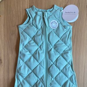 Dreamland Baby Co sleep sack. 6-12 month size (15-24lb). sage green. NWT